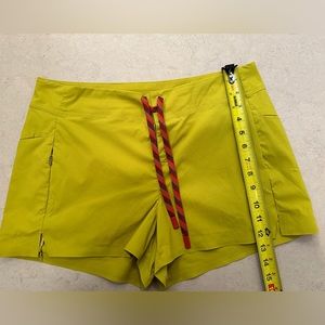 Title Nine Shorts women size 10